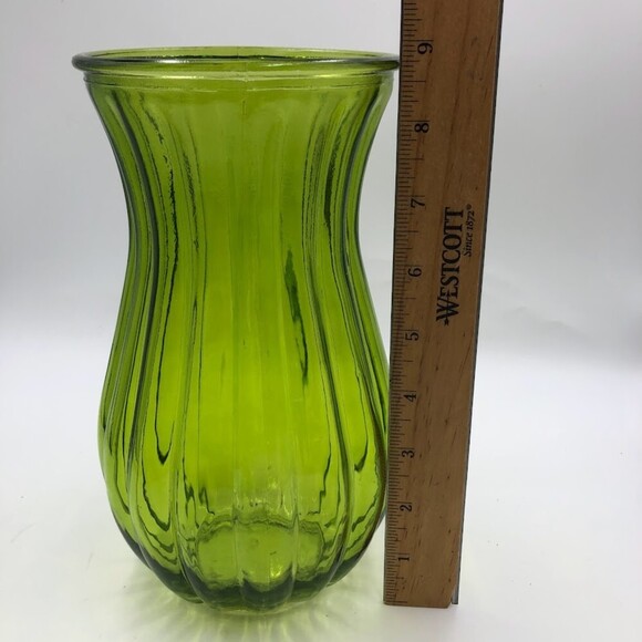 Vintage Green Glass Flower Plant Vase Indoor Tabletop Display Collectible Decor - Picture 11 of 12